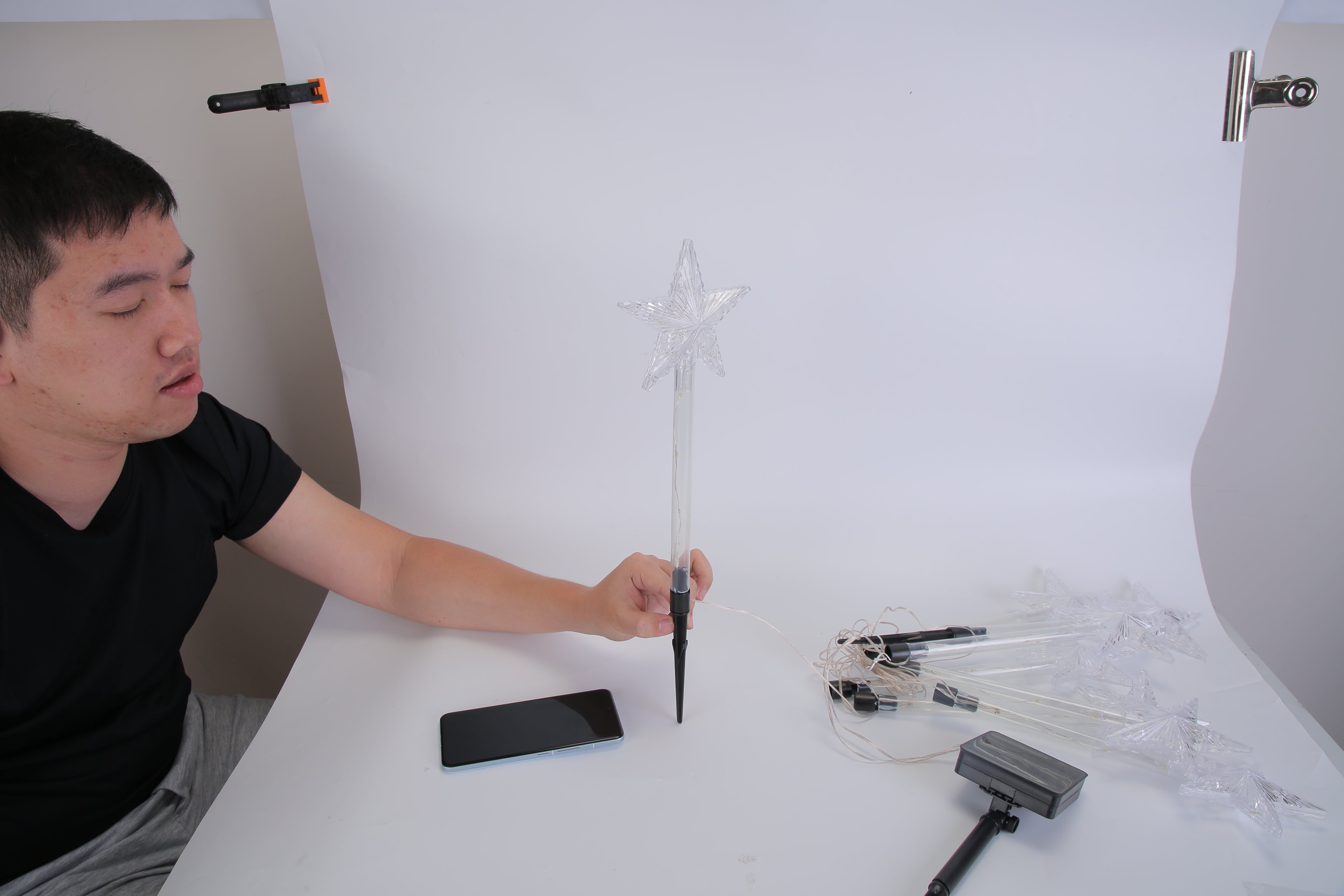 8Pack Christmas Solar Stake Light 64LED Beads Star Shaped Pathway Lights With 8 Lighting Modes IP64 Waterproof Xmas Decoration For Garden Patio Yard Porch Driveway